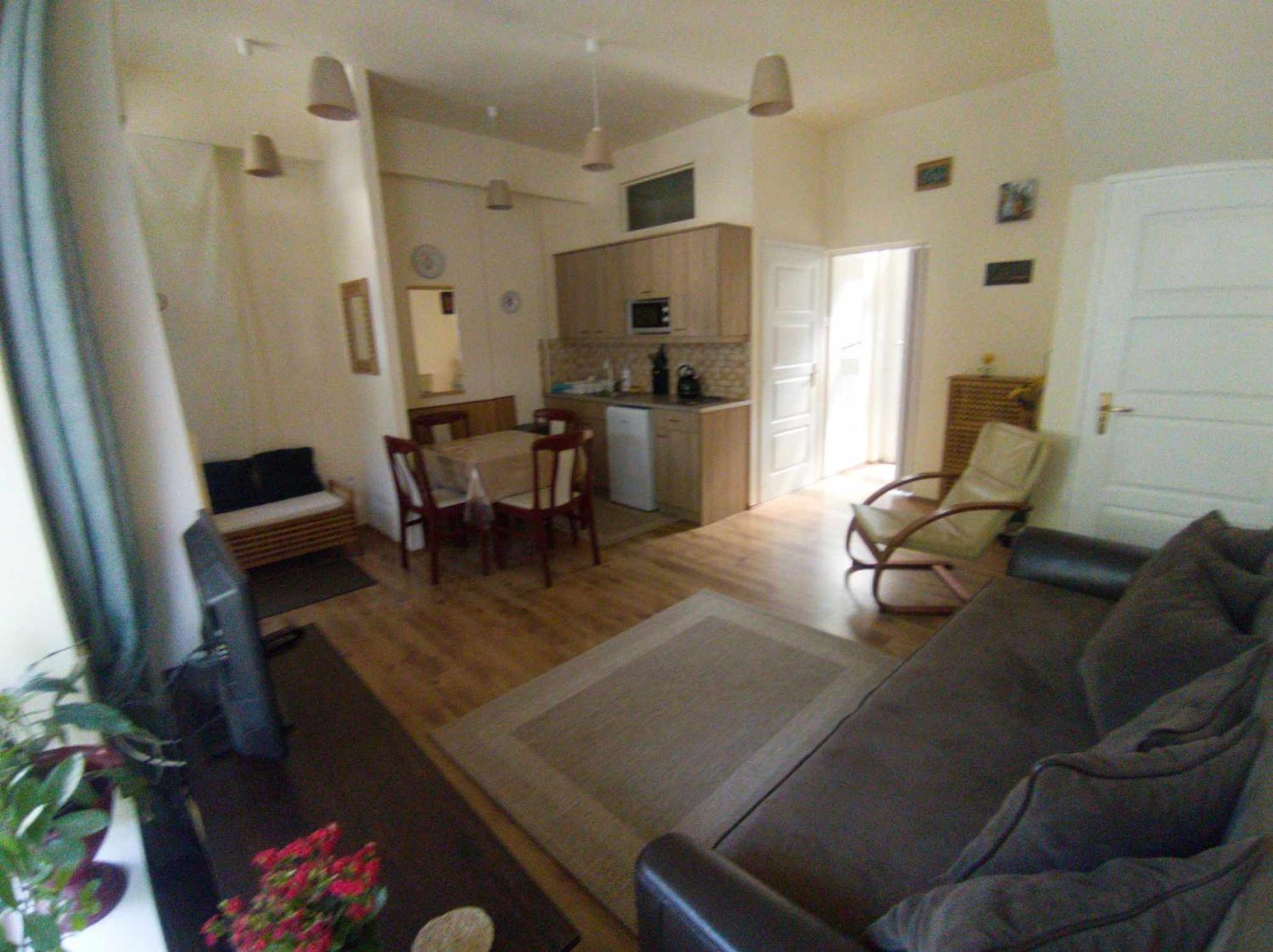 Cehmesterek Apartman Егер Екстериор снимка