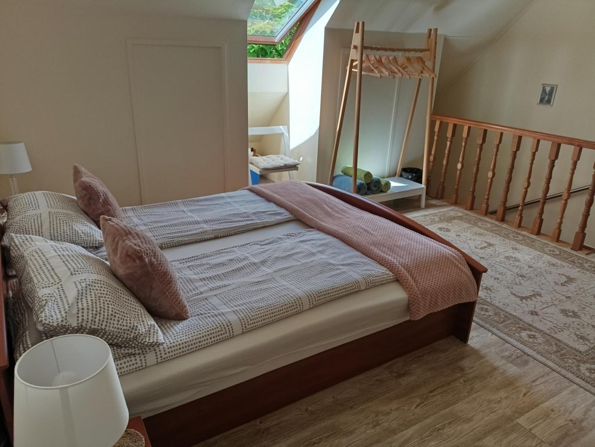 Cehmesterek Apartman Егер Екстериор снимка